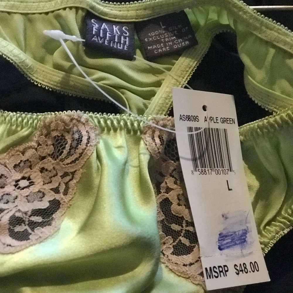 Silk camisole and thong - Picture 4 of 6